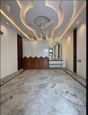 Bedroom in 5 BHK Independent House at Uttam Nagar – for Sale