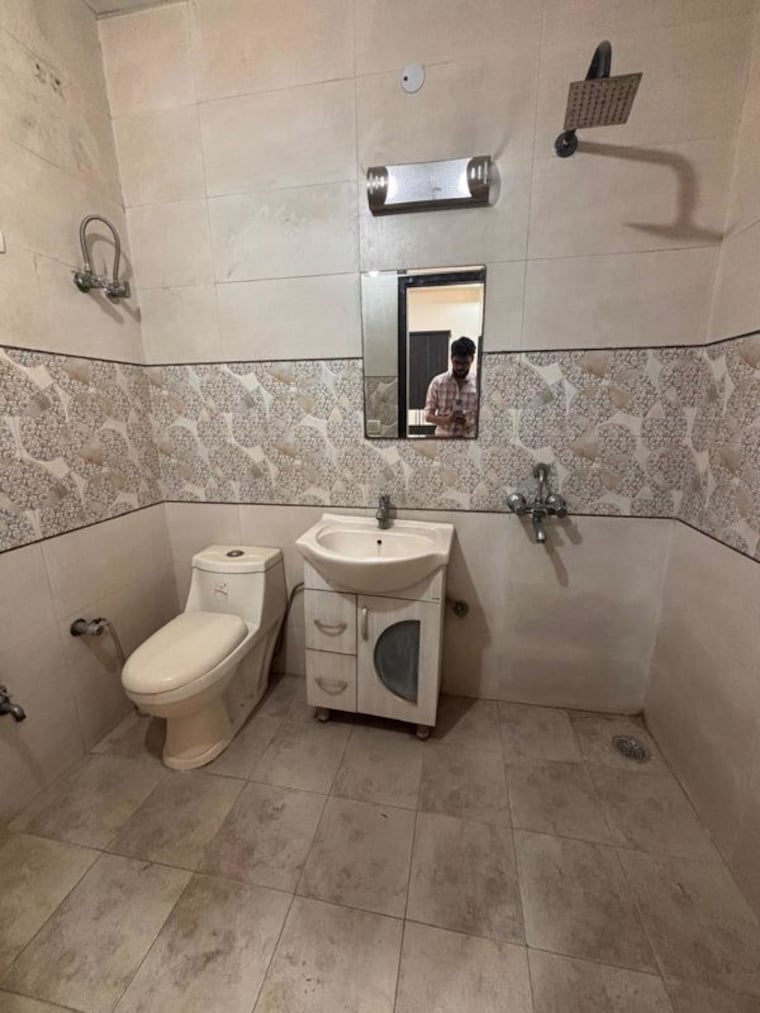 Bathroom, niti khand i 2 Bedroom 944 Sq.Ft. Builder Floor In Niti Khand I Ghaziabad 9745143