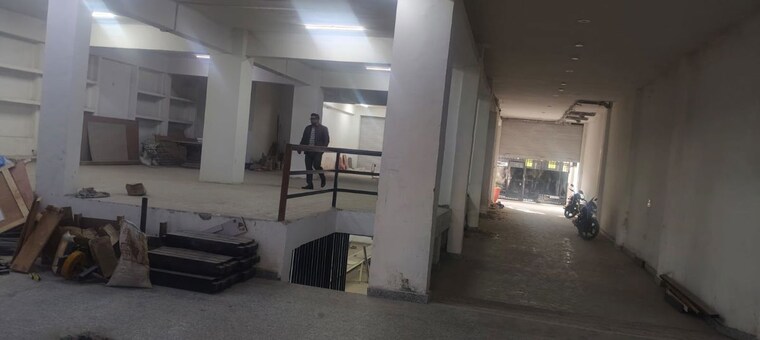  Parking, okhla industrial estate phase 2 Commercial Warehouse 5000 Sq.Yd. In Okhla Industrial Estate Phase 2 Delhi 9745163