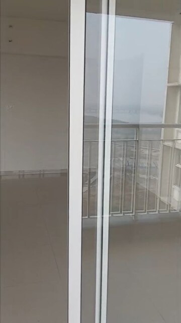 2 BHK Apartment For Rent in Lodha Amara, Kolshet Road