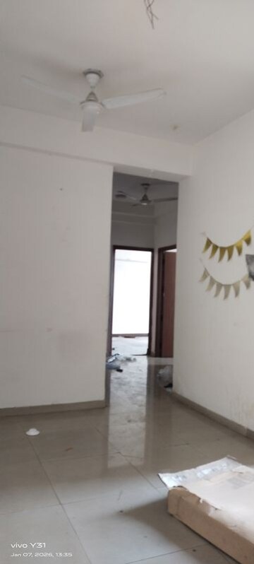 Room in 2.5 BHK Apartment at Mahagun Mywoods, Sector 16c Greater Noida – for Rent