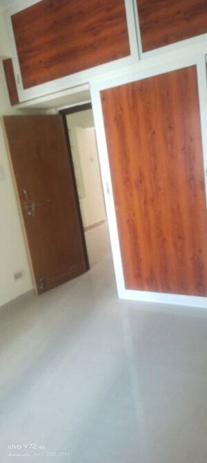 Furnished Amenities in 2 BHK Apartment at Pavani Laxmi Nivas, Madhapur – for Rent