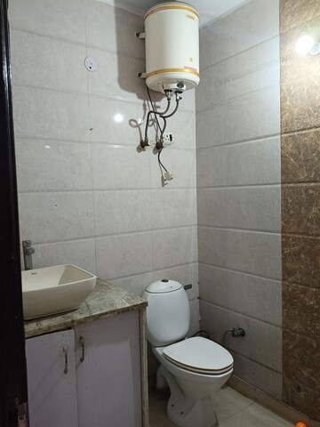 Bathroom in 2 BHK Builder Floor at Patel Nagar – for Rent