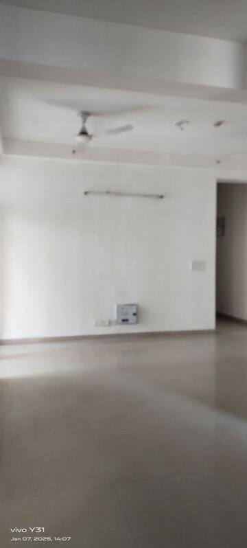 Room in 3 BHK Apartment at Mahagun Mywoods, Sector 16c Greater Noida – for Rent
