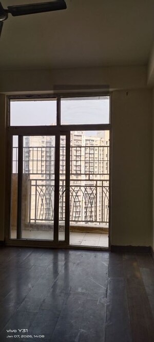 Room in 3 BHK Apartment at Mahagun Mywoods, Sector 16c Greater Noida – for Rent