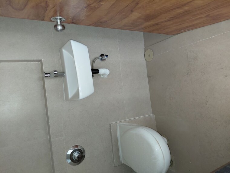 Bathroom, je-and-vee-madhuban 2 Bedroom 707 Sq.Ft. Apartment In Malad East Mumbai 9745616