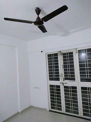 Room in 3 BHK Apartment at Pimpri Chinchwad Pcmc – for Rent