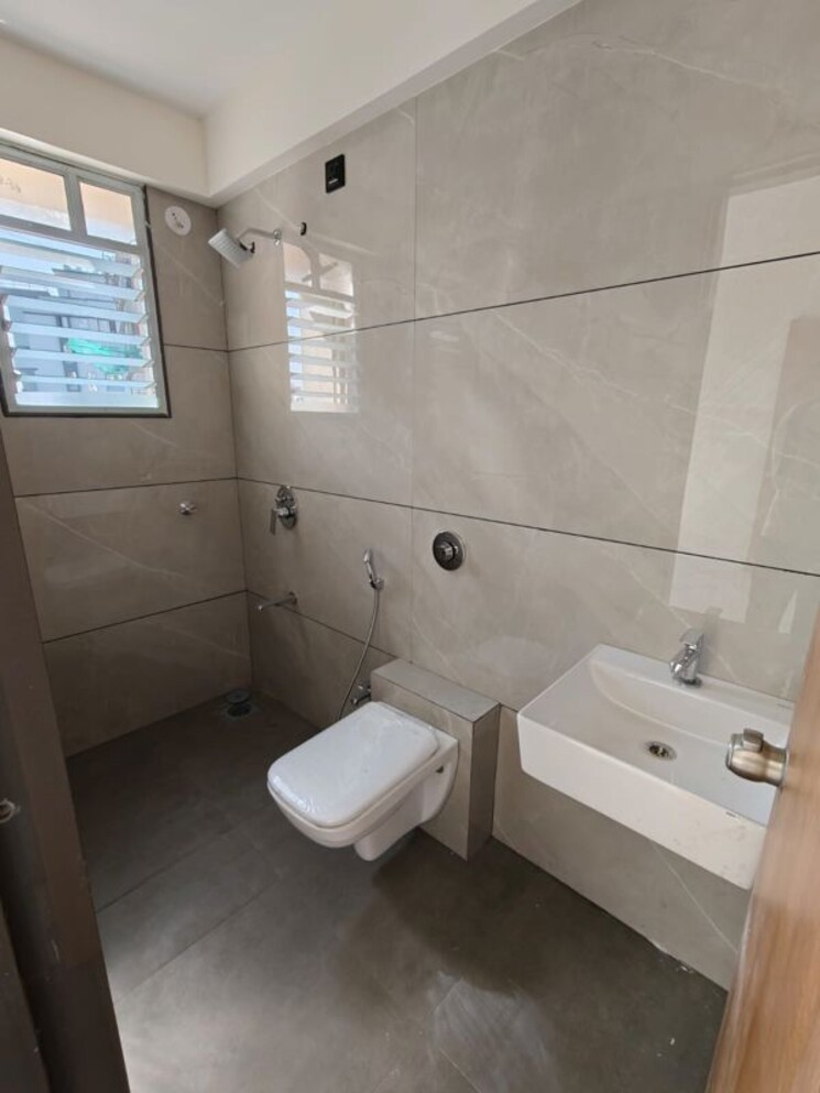 Bathroom, pimpri chinchwad pcmc 3 Bedroom 1000 Sq.Ft. Apartment In Pimpri Chinchwad Pcmc Pune 9745613