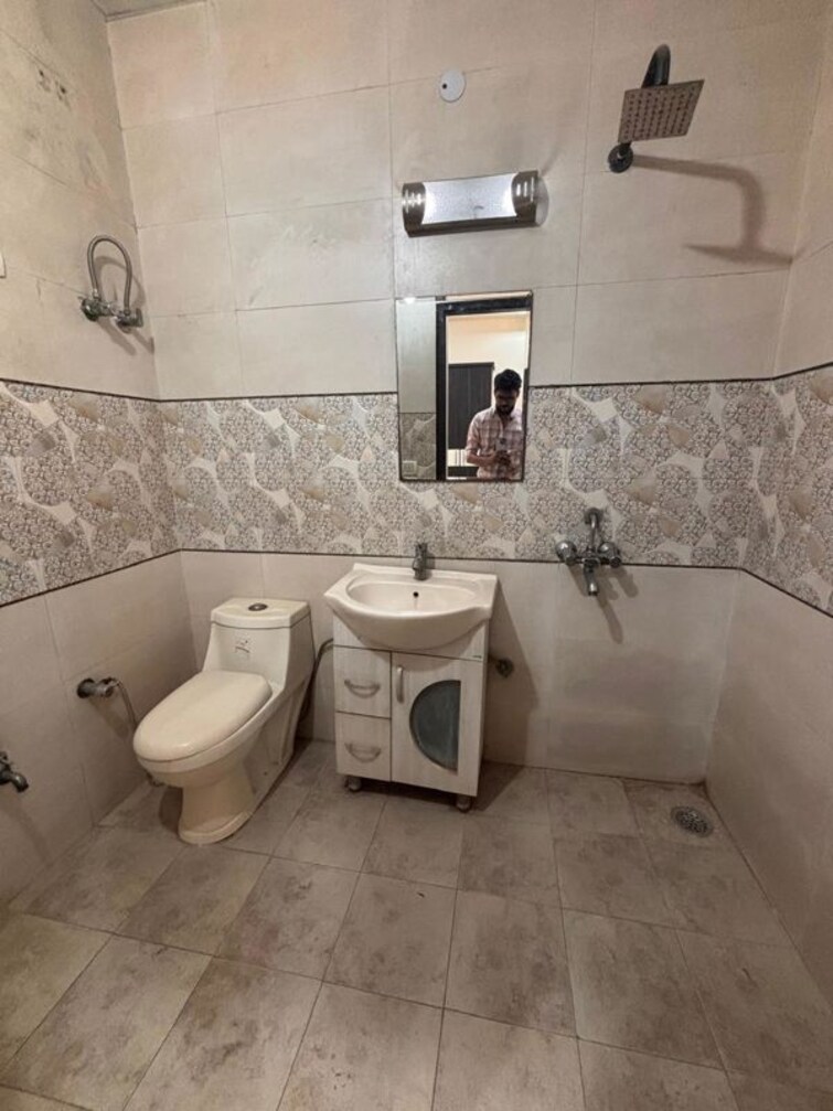 Bathroom, niti khand i 2 Bedroom 976 Sq.Ft. Builder Floor In Niti Khand I Ghaziabad 9745627