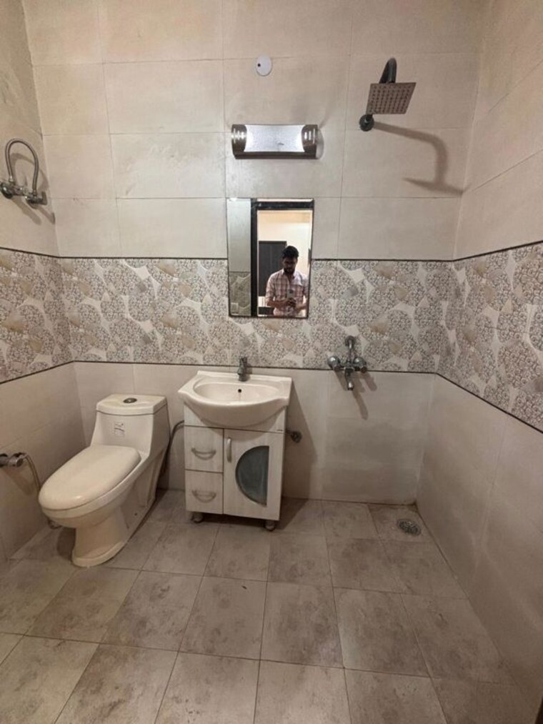 Bathroom, niti khand i 2 Bedroom 997 Sq.Ft. Builder Floor In Niti Khand I Ghaziabad 9745641