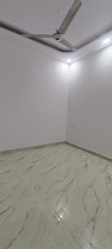 Room in 3 BHK Independent House at Patiala Road – for Rent