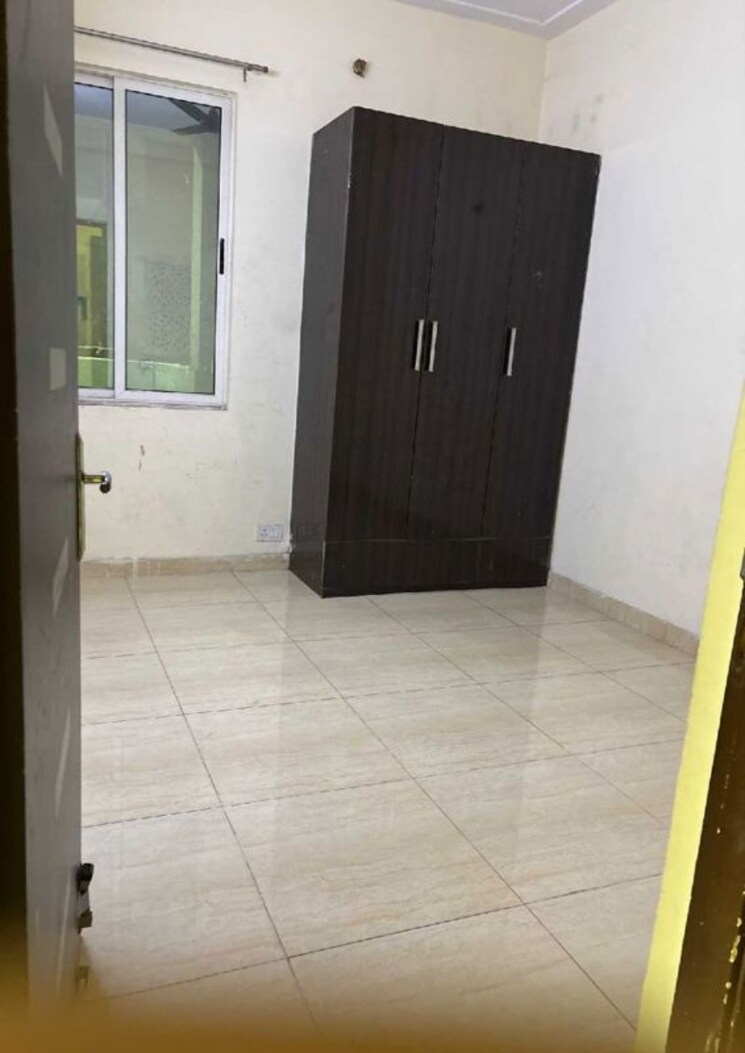 Room, amrapali leisure valley 3 Bedroom 1550 Sq.Ft. Apartment In Amrapali Leisure Valley Greater Noida 9745739