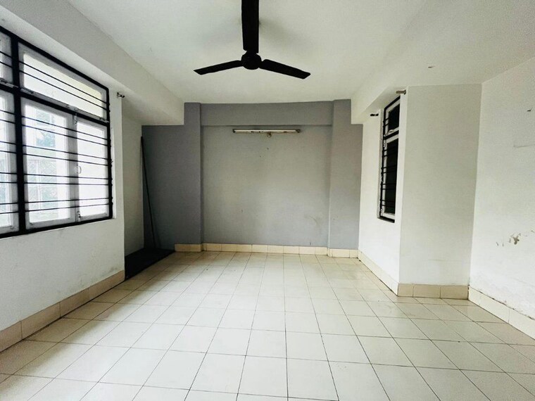 Room, bhangagarh 3 Bedroom 1300 Sq.Ft. Apartment In Bhangagarh Guwahati 9737655