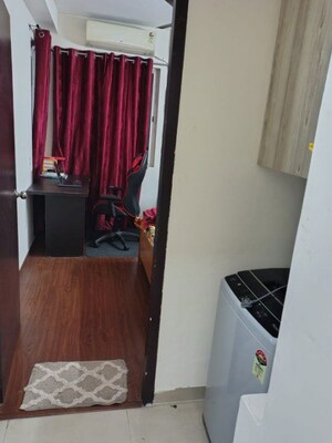 Room in 2 BHK Apartment at Jaypee Greens Kosmos, Sector 134 – for Rent