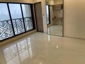 Room in 3 BHK Apartment at Mahagun Mahagunpuram, Shastri Nagar – for Sale