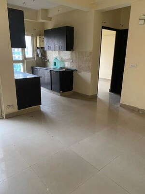 Room in 3.5 BHK Apartment at Aims Golf City, Sector 75 – for Rent