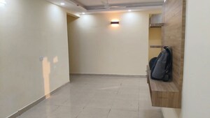 Room in 2 BHK Apartment at Signature Global Prime, Sector 63a – for Rent