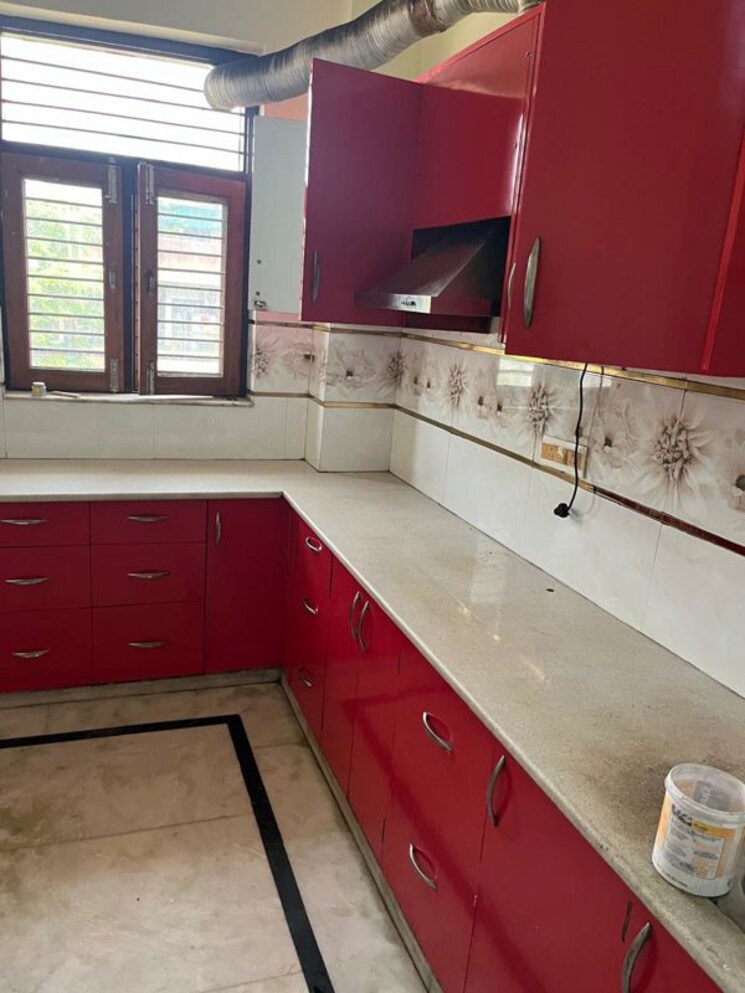 Kitchen, prateek-grand-city 3 Bedroom 1585 Sq.Ft. Apartment In Siddharth Vihar Ghaziabad 9744411