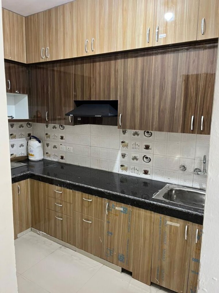 Kitchen, land-craft-metro-homes-phase-3 2.5 Bedroom 950 Sq.Ft. Apartment In Basantpur Saitli Ghaziabad 9746295