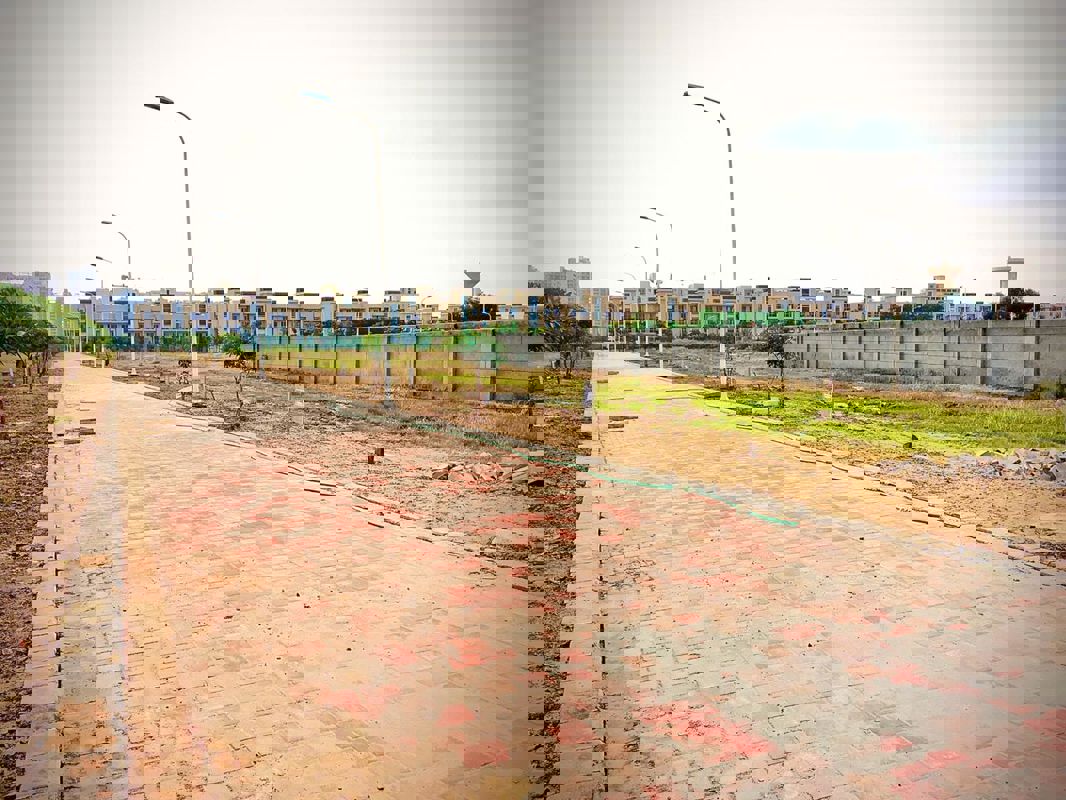 Plot For Sale in Parklands