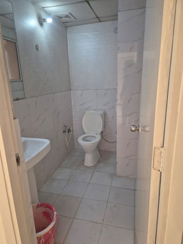 Bathroom, land-craft-metro-homes-phase-4 3 Bedroom 644 Sq.Ft. Apartment In Basantpur Saitli Ghaziabad 9746354