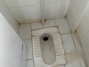 Bathroom in 2 BHK Apartment at Daulat Nagar, Anand Nagar – for Rent