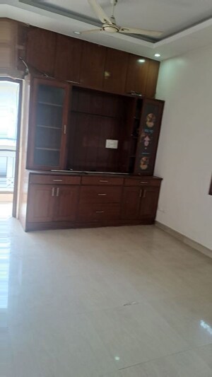 Furnished Amenities in 2 BHK Builder Floor at Malviya Nagar – for Rent