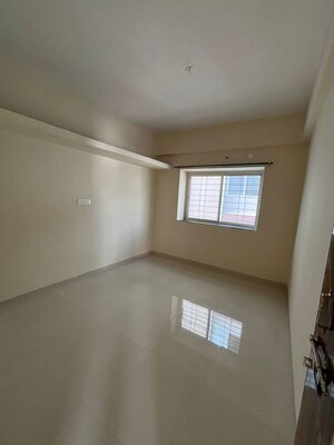 Room in 1 BHK Apartment at Kumar Palaash A, Wadgaon Sheri – for Rent