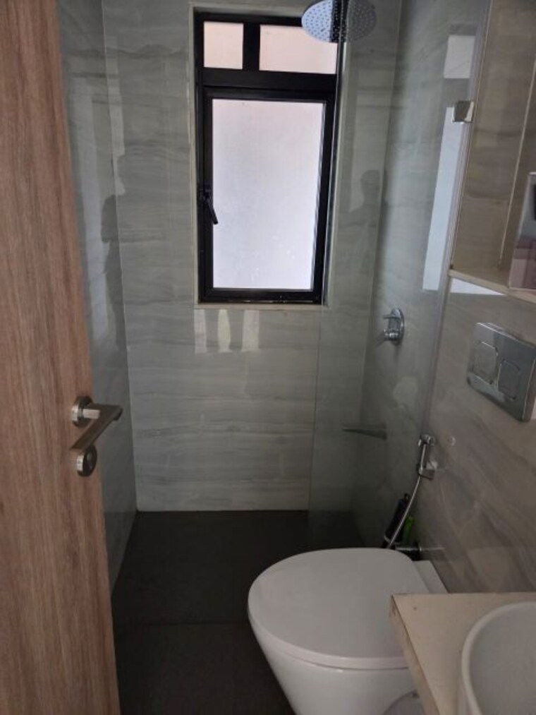 Bathroom, lower parel west 2 Bedroom 850 Sq.Ft. Apartment In Lower Parel West Mumbai 9746512