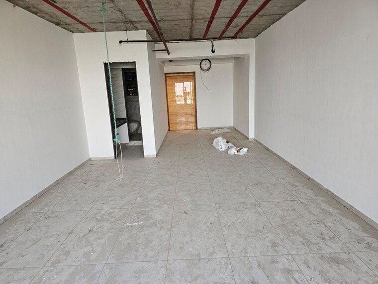 Room, thaltej Commercial Office Space 1563 Sq.Ft. In Thaltej Ahmedabad 9746540