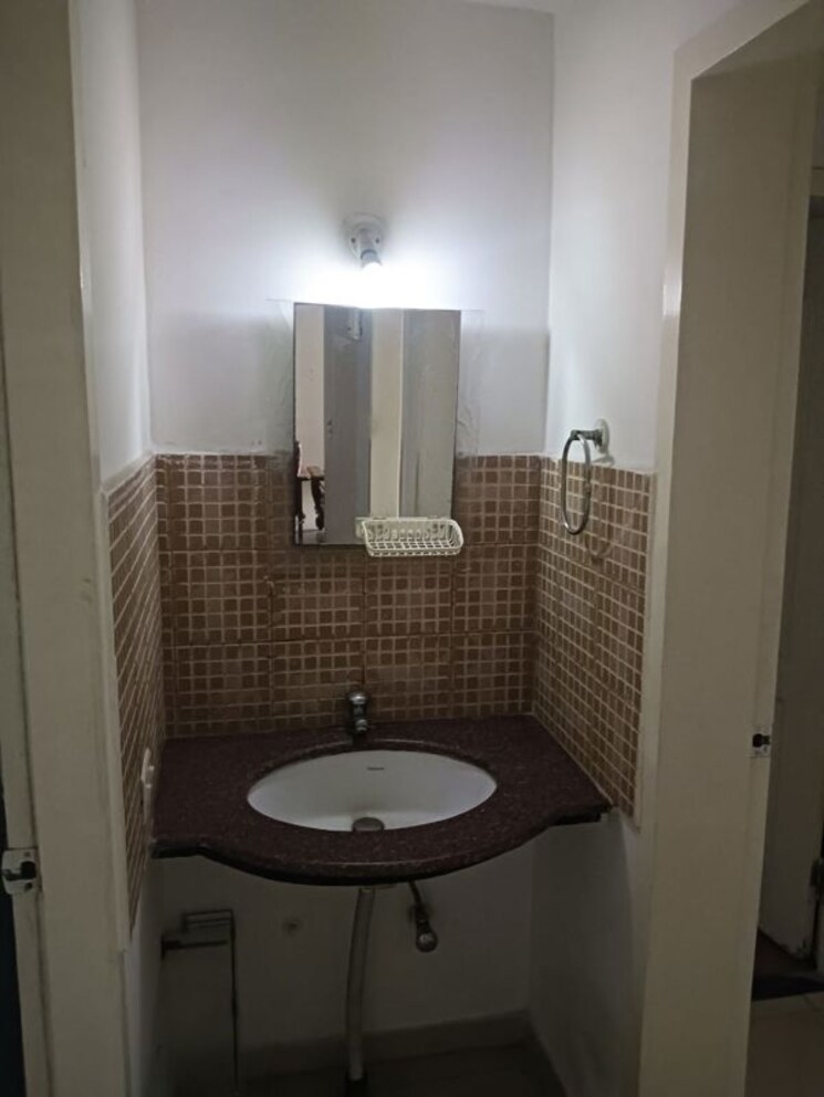 Bathroom, lunkad-amazon 2 Bedroom 850 Sq.Ft. Apartment In Viman Nagar Pune 9746541