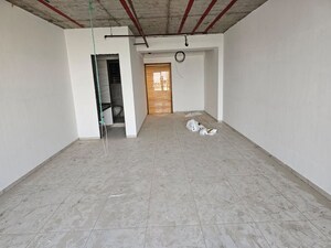 Room in  Office Space at Thaltej – for Rent