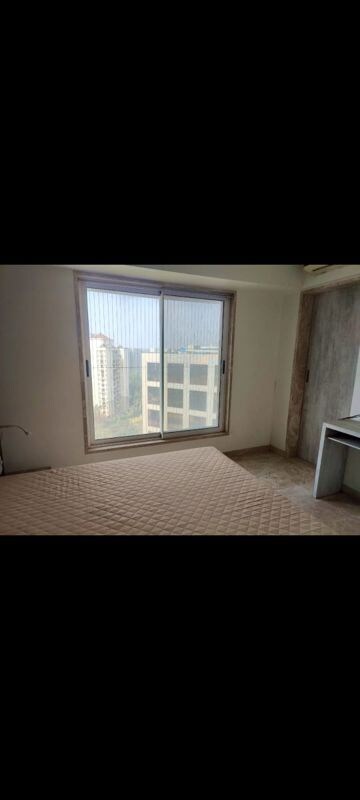 Bedroom in 2 BHK Apartment at Malad West – for Rent
