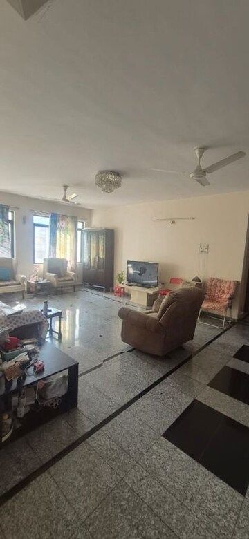 Living Room in 4 BHK Apartment at Koregaon Park – for Rent