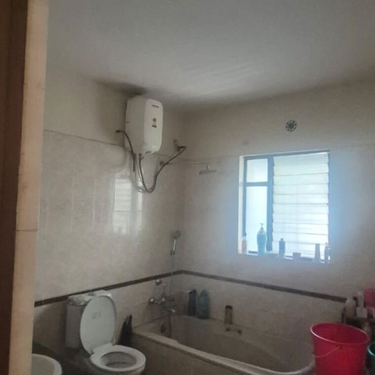 Bathroom, koregaon park 4 Bedroom 3000 Sq.Ft. Apartment In Koregaon Park Pune 9746811