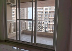 Room in 4 BHK Apartment at ABA Ivy County, Sector 75 – for Rent