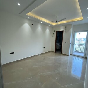Room in 3 BHK Builder Floor at Amolik Aster Woods, Sector 98 – for Sale
