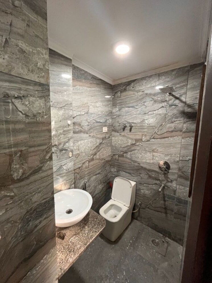 Bathroom, paryavaran complex 6 Bedroom 823 Sq.Ft. Builder Floor In Paryavaran Complex Delhi 9746867