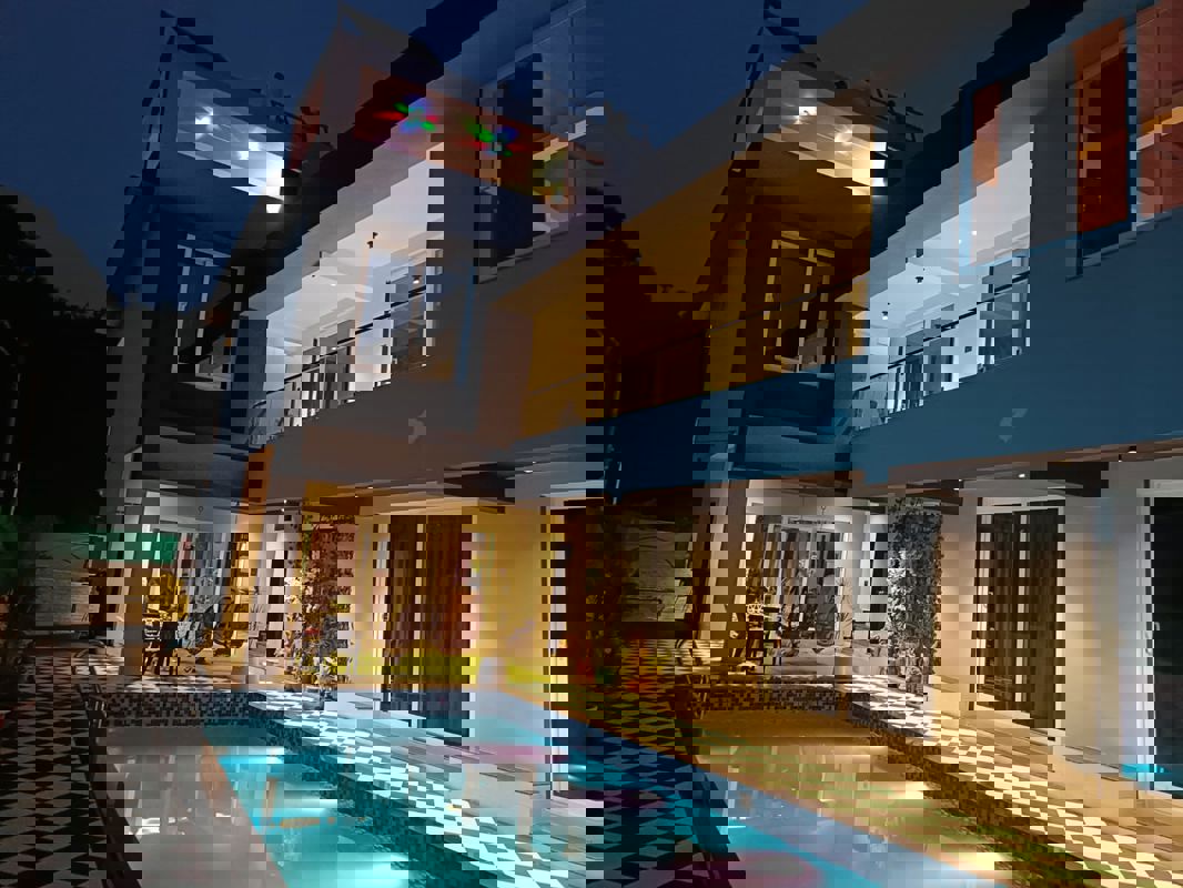 6+ BHK + Servant Room Villa For Sale in Igatpuri