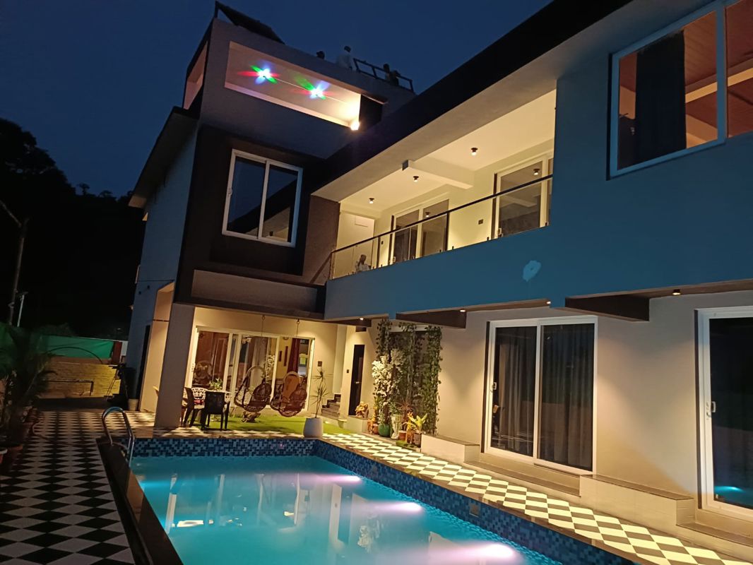 6+ BHK + Servant Room Villa For Sale in Igatpuri