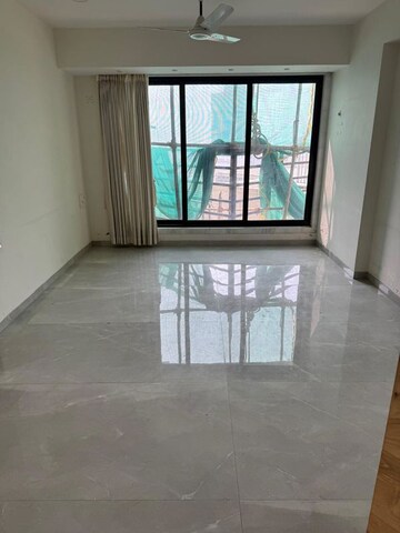 Room in 3 BHK Apartment at Classic Oceanic, Mahim – for Sale