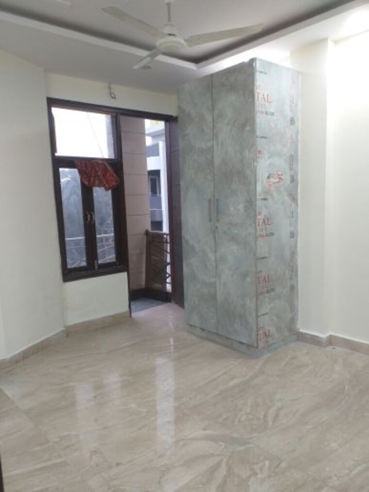 Room, new rajinder nagar 3 Bedroom 1180 Sq.Ft. Builder Floor In New Rajinder Nagar Delhi 9747030