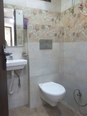 Bathroom in 3 BHK Builder Floor at New Rajinder Nagar – for Rent