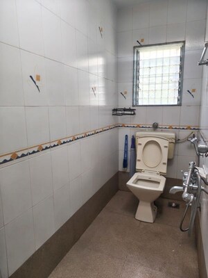 Attached Bathroom in 2 BHK Apartment at Noor CHS, Vashi Sector 9 – for Rent