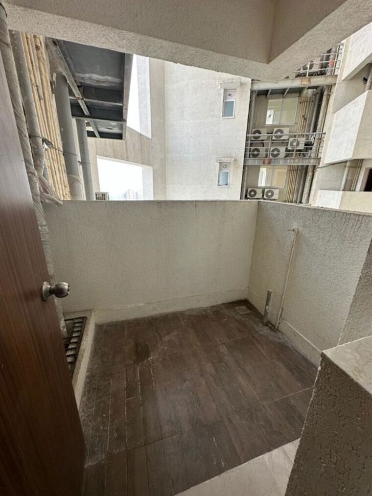Bathroom, lnt-crescent-bay-t3 2 Bedroom 899 Sq.Ft. Apartment In Parel Mumbai 9747204