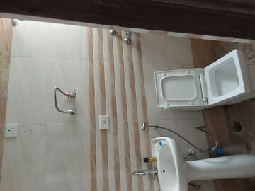 Bathroom in 2 BHK Apartment at Ansal Royal Heritage, Sector 70 – for Rent