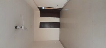 Room in 3 BHK Apartment at Pachpedi Naka – for Rent