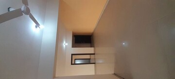 Room in 3 BHK Apartment at Pachpedi Naka – for Rent
