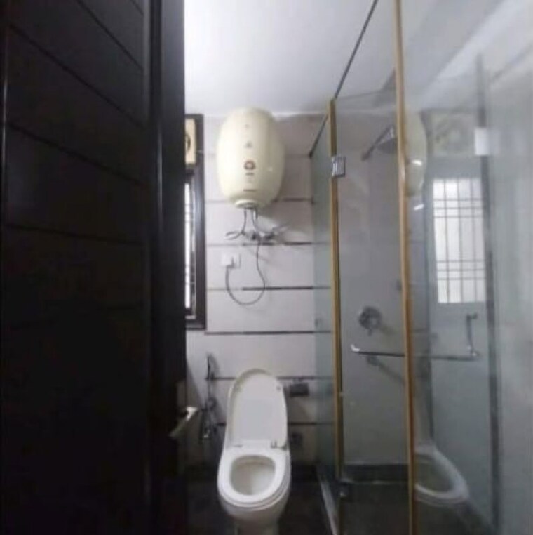 Bathroom, saket 2 Bedroom 1700 Sq.Ft. Builder Floor In Saket Delhi 9747337