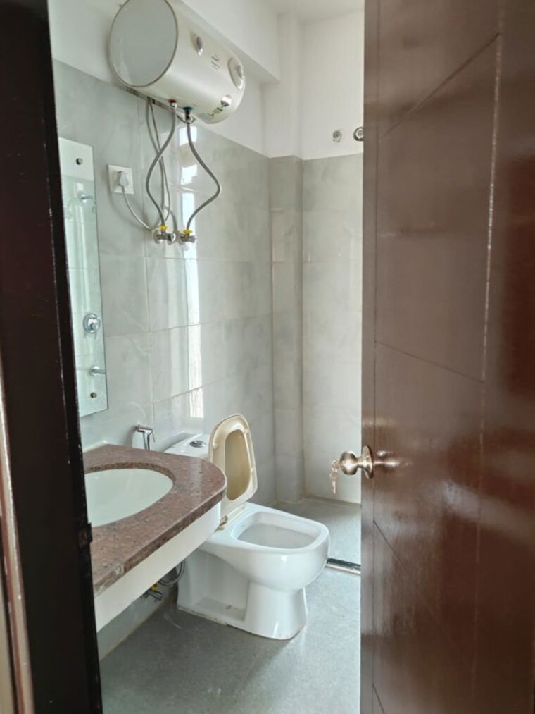 Bathroom, spaze-privy 3 Bedroom 1930 Sq.Ft. Apartment In Sector 72 Gurgaon 9747349